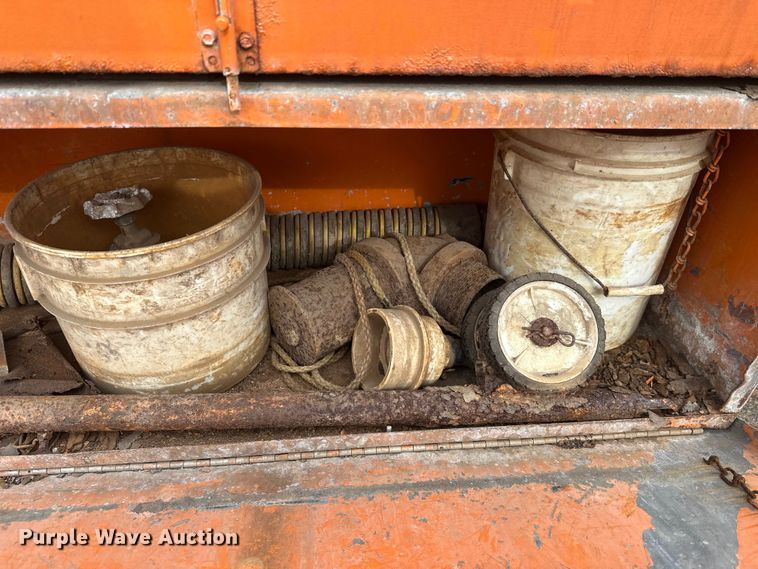 image for item DT6429 1992 Ford 8000 sewer jetter truck