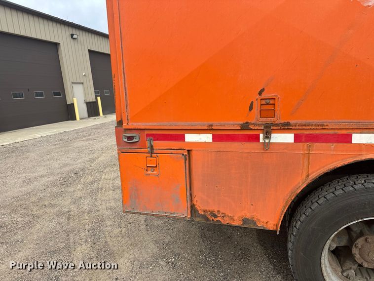 image for item DT6429 1992 Ford 8000 sewer jetter truck