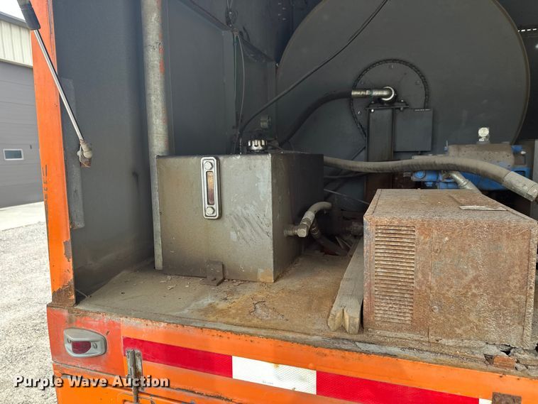 image for item DT6429 1992 Ford 8000 sewer jetter truck