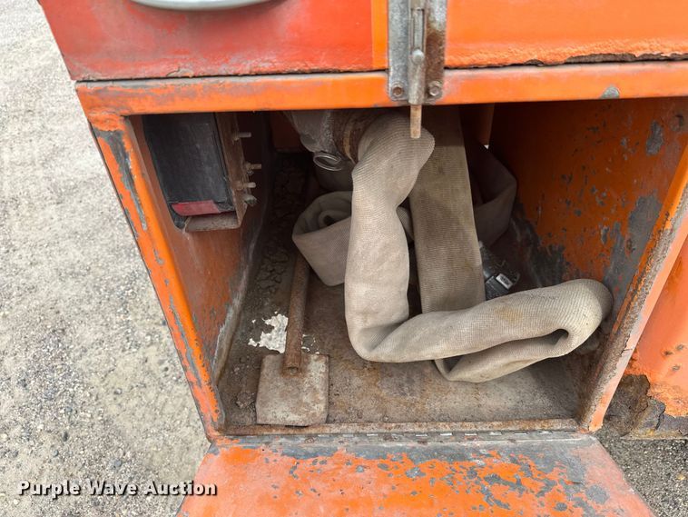 image for item DT6429 1992 Ford 8000 sewer jetter truck