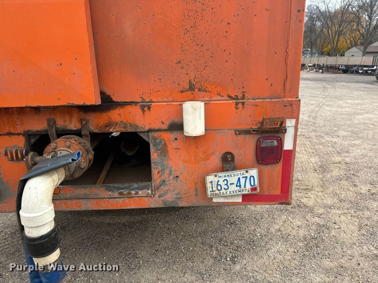 image for item DT6429 1992 Ford 8000 sewer jetter truck
