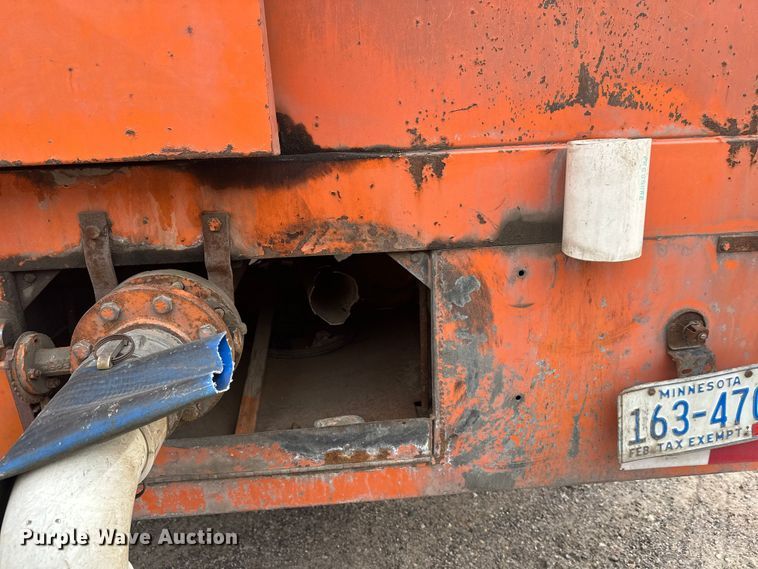 image for item DT6429 1992 Ford 8000 sewer jetter truck