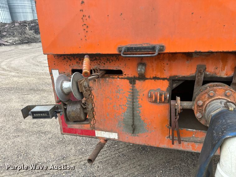 image for item DT6429 1992 Ford 8000 sewer jetter truck