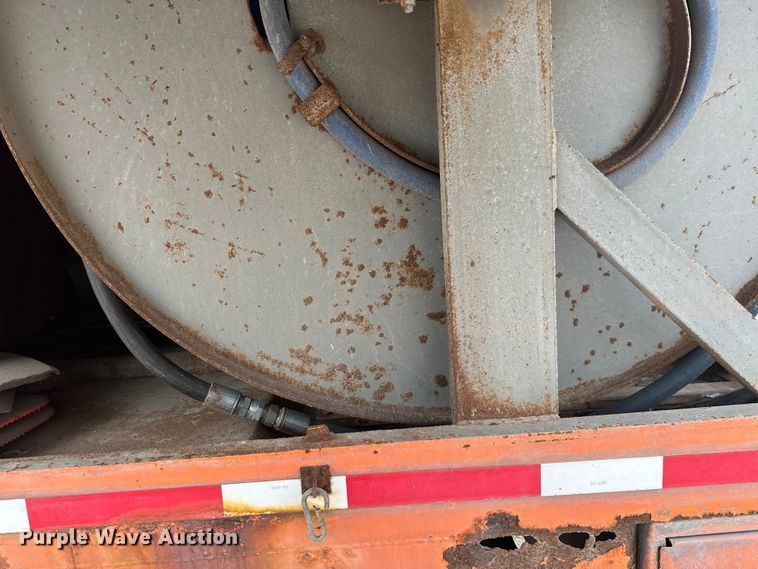 image for item DT6429 1992 Ford 8000 sewer jetter truck