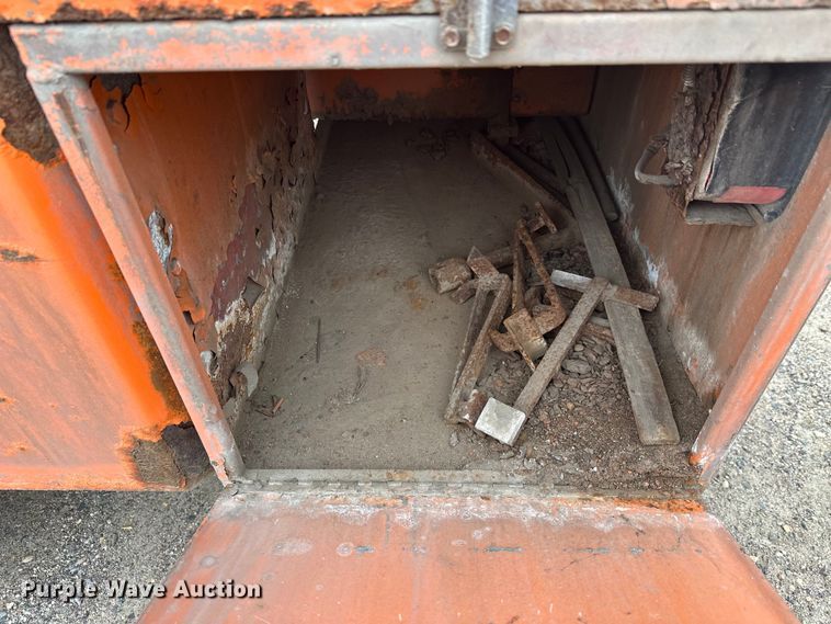 image for item DT6429 1992 Ford 8000 sewer jetter truck