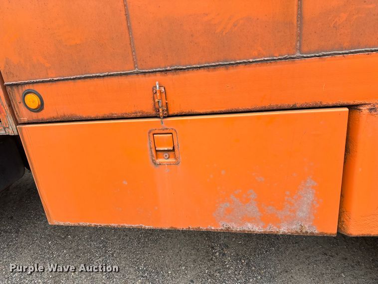 image for item DT6429 1992 Ford 8000 sewer jetter truck