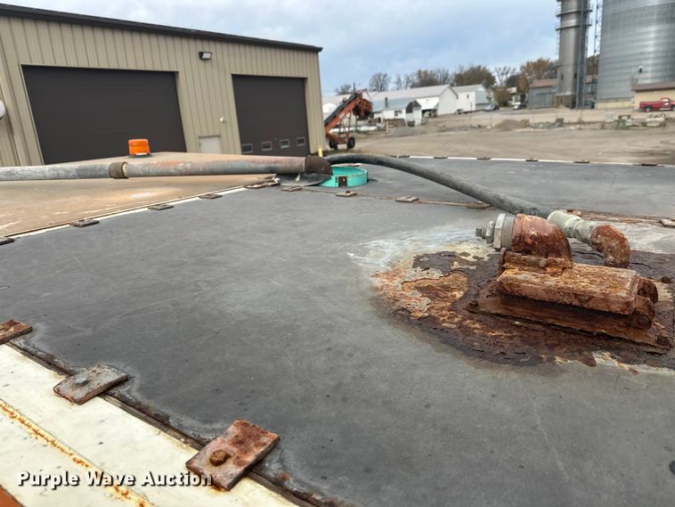 image for item DT6429 1992 Ford 8000 sewer jetter truck