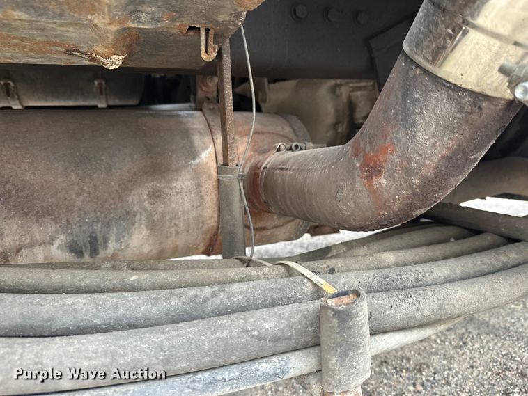 image for item DT6429 1992 Ford 8000 sewer jetter truck