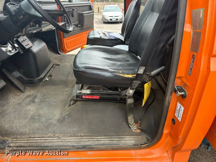 image for item DT6429 1992 Ford 8000 sewer jetter truck