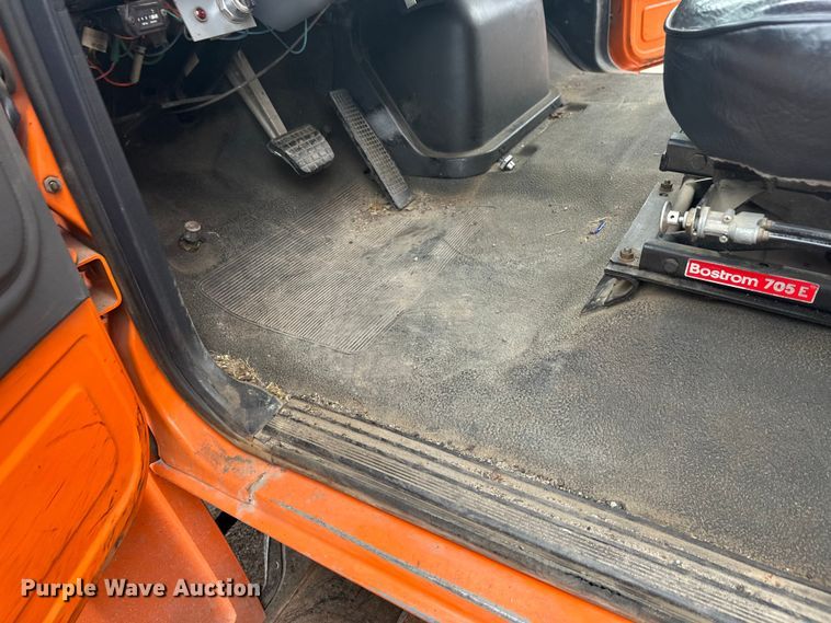 image for item DT6429 1992 Ford 8000 sewer jetter truck