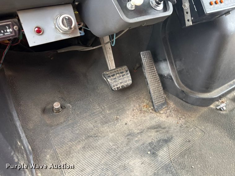 image for item DT6429 1992 Ford 8000 sewer jetter truck