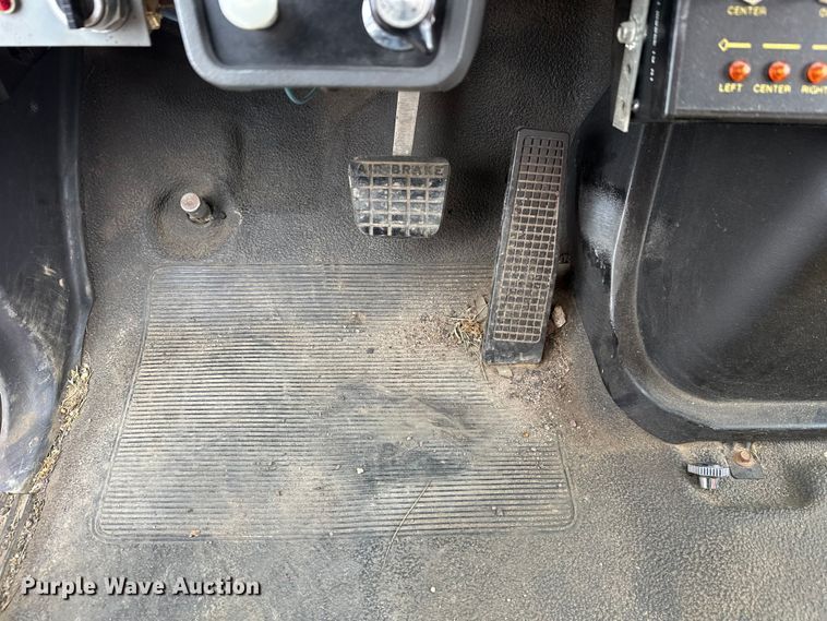 image for item DT6429 1992 Ford 8000 sewer jetter truck
