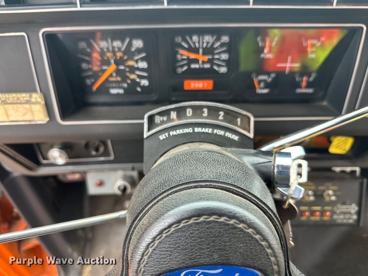 image for item DT6429 1992 Ford 8000 sewer jetter truck