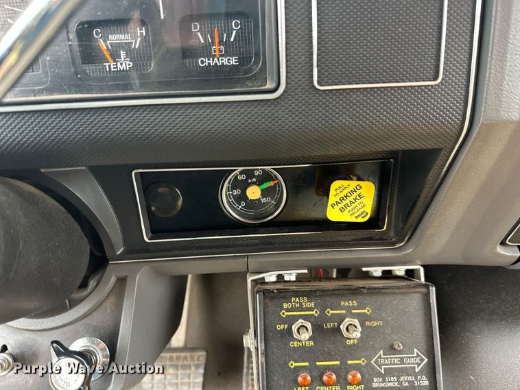 image for item DT6429 1992 Ford 8000 sewer jetter truck