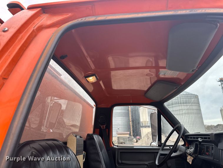 image for item DT6429 1992 Ford 8000 sewer jetter truck