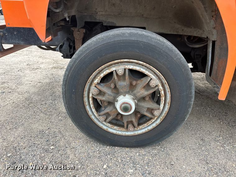 image for item DT6429 1992 Ford 8000 sewer jetter truck