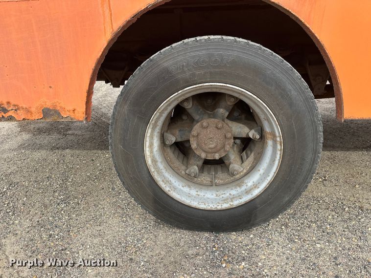 image for item DT6429 1992 Ford 8000 sewer jetter truck