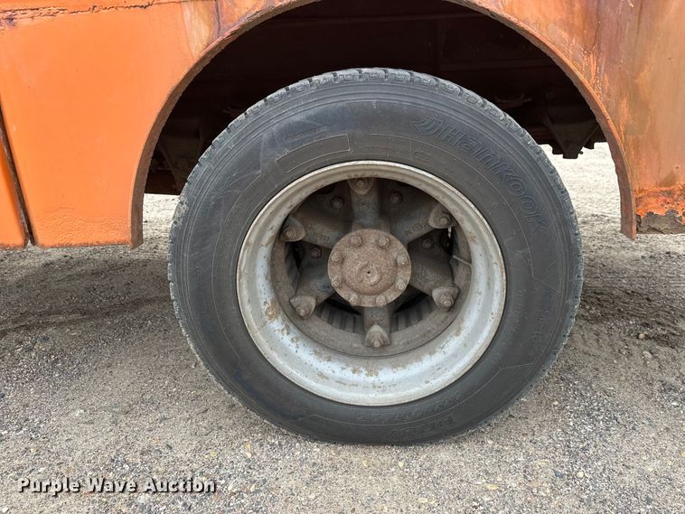 image for item DT6429 1992 Ford 8000 sewer jetter truck