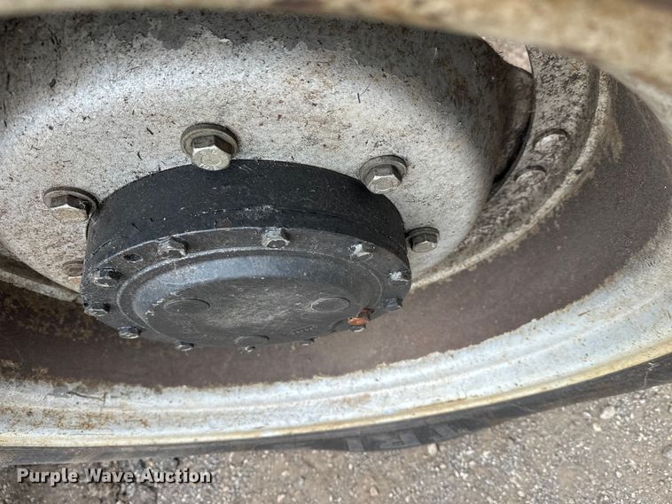 image for item DW4372 Case Maxxum MXU110 MFWD tractor