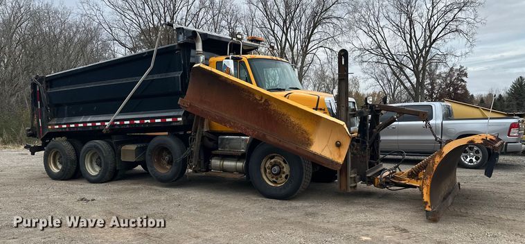 image for item DW4374 2005 International 7600 dump truck