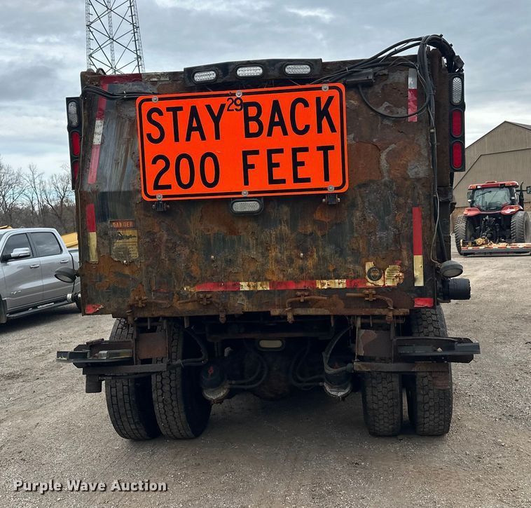 image for item DW4374 2005 International 7600 dump truck