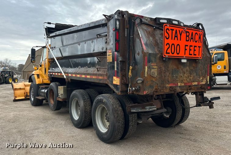 image for item DW4374 2005 International 7600 dump truck