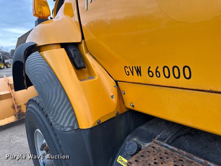 image for item DW4374 2005 International 7600 dump truck