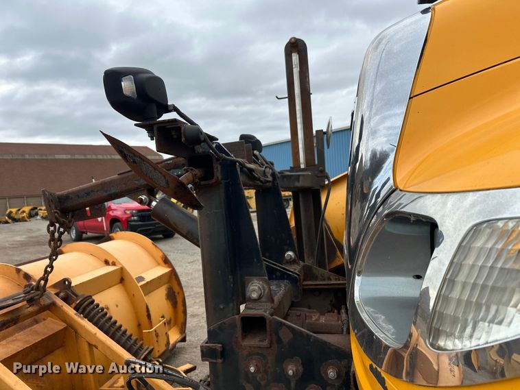 image for item DW4374 2005 International 7600 dump truck