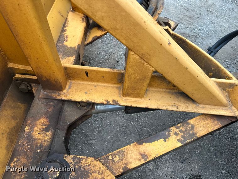 image for item DW4374 2005 International 7600 dump truck