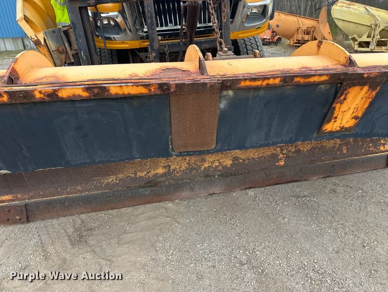 image for item DW4374 2005 International 7600 dump truck