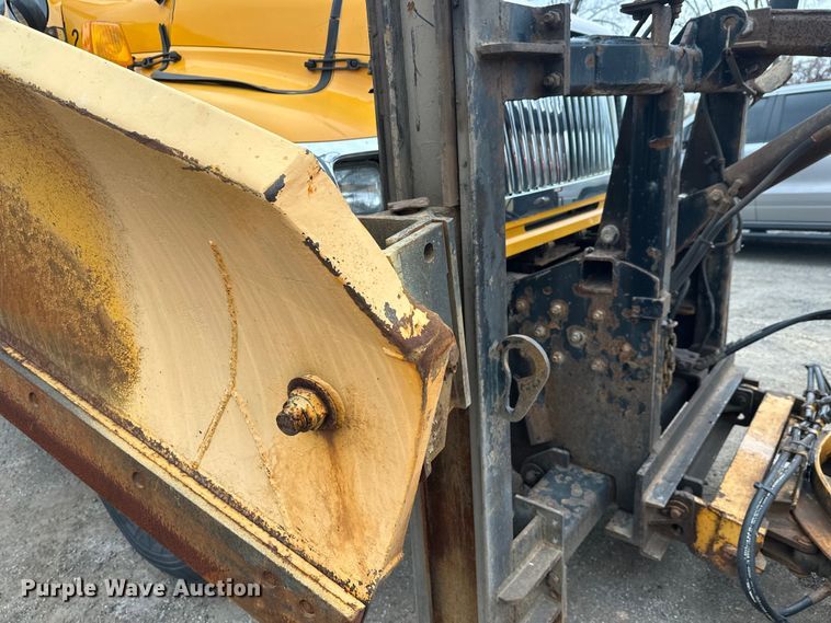 image for item DW4374 2005 International 7600 dump truck