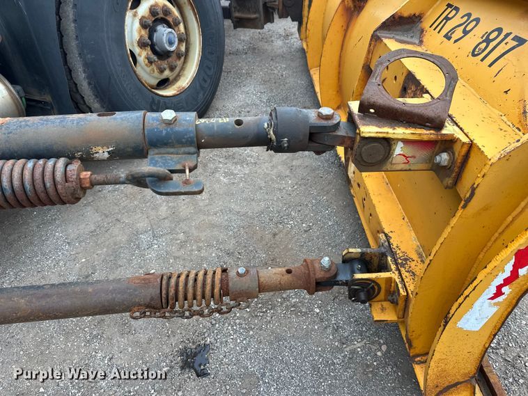 image for item DW4374 2005 International 7600 dump truck