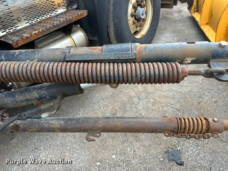 image for item DW4374 2005 International 7600 dump truck