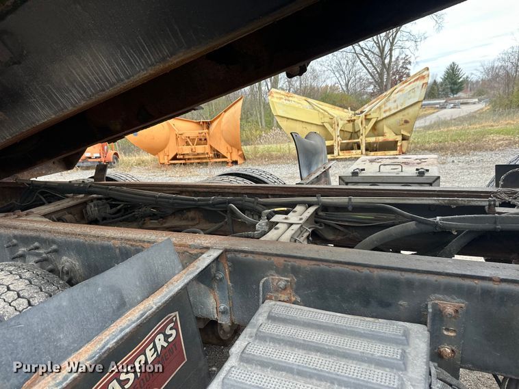 image for item DW4374 2005 International 7600 dump truck