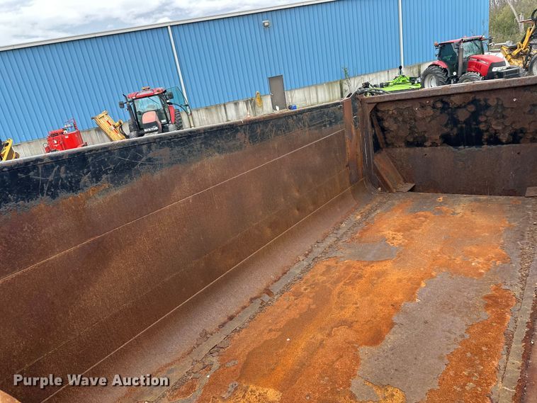 image for item DW4374 2005 International 7600 dump truck