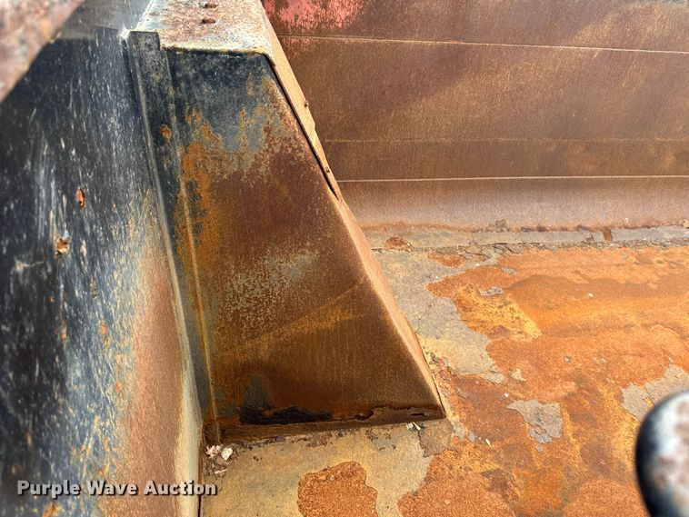 image for item DW4374 2005 International 7600 dump truck