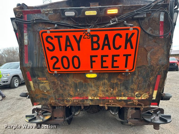 image for item DW4374 2005 International 7600 dump truck