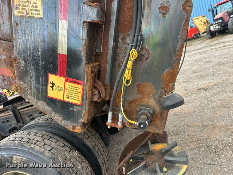 image for item DW4374 2005 International 7600 dump truck