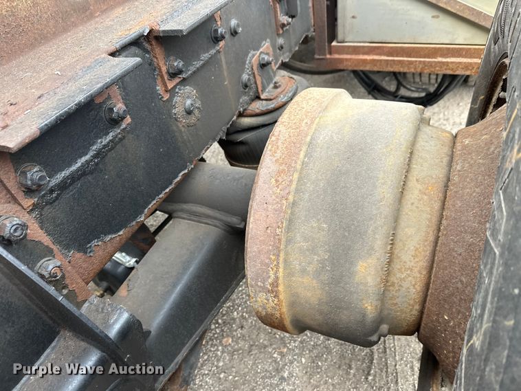 image for item DW4374 2005 International 7600 dump truck