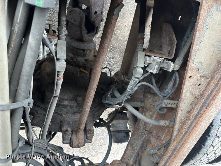 image for item DW4374 2005 International 7600 dump truck