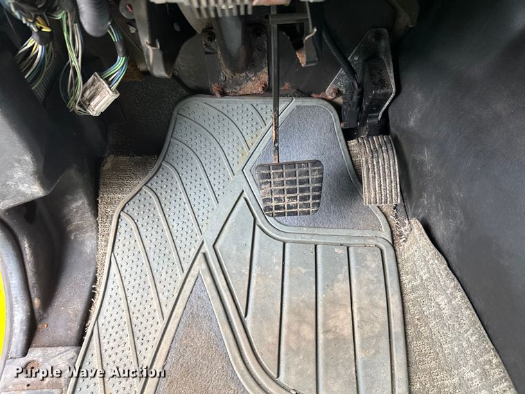 image for item DW4374 2005 International 7600 dump truck