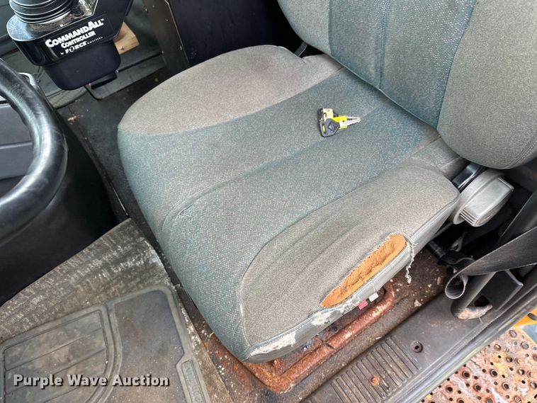 image for item DW4374 2005 International 7600 dump truck