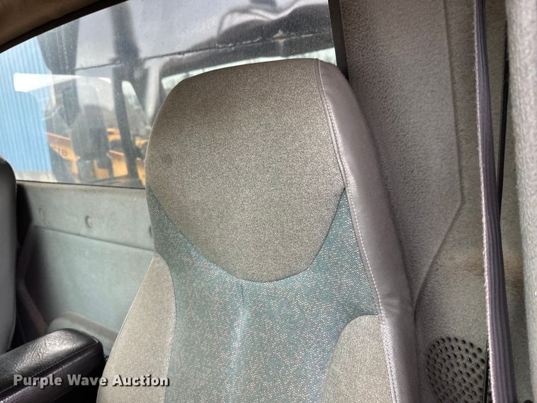 image for item DW4374 2005 International 7600 dump truck