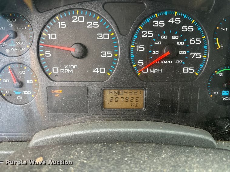 image for item DW4374 2005 International 7600 dump truck