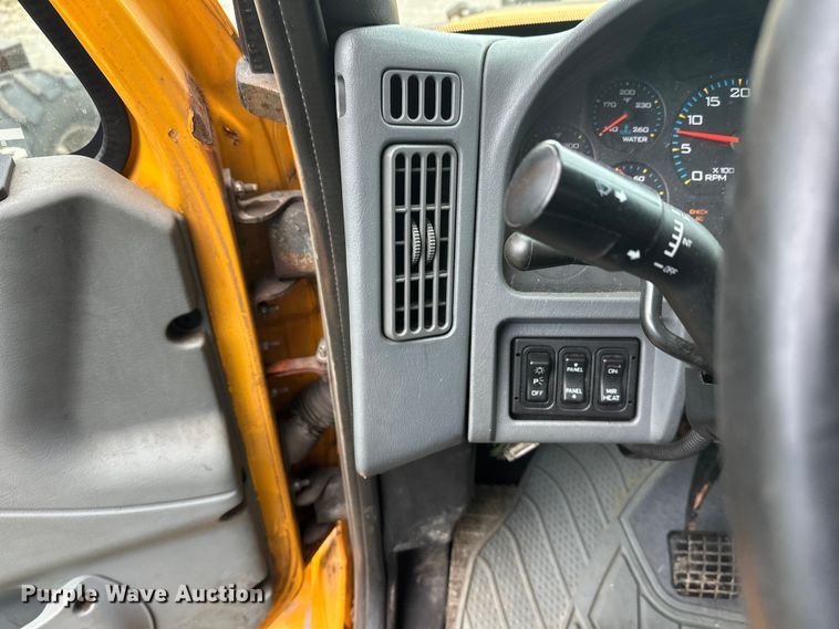 image for item DW4374 2005 International 7600 dump truck