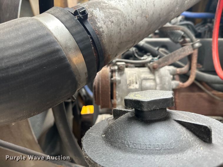 image for item DW4374 2005 International 7600 dump truck