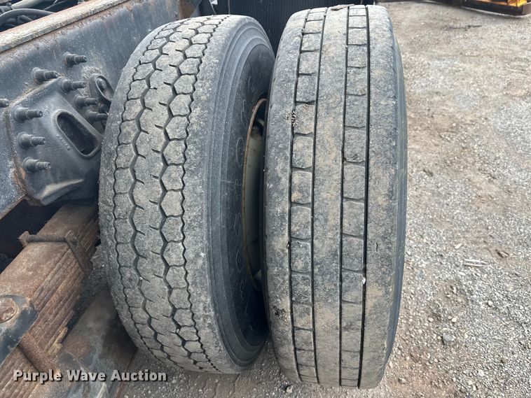 image for item DW4374 2005 International 7600 dump truck