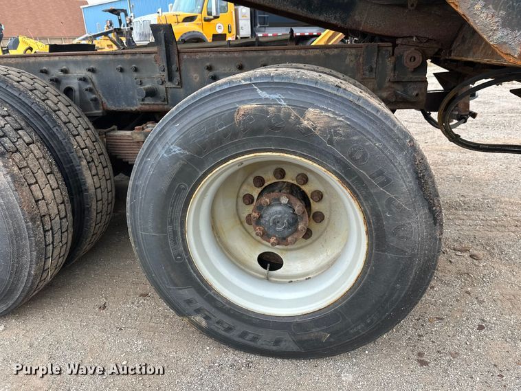 image for item DW4374 2005 International 7600 dump truck