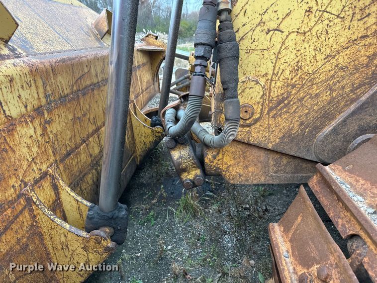 image for item DW4375 1991 Caterpillar D8N dozer