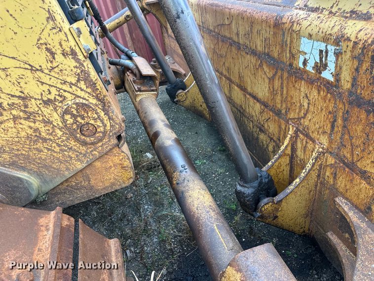 image for item DW4375 1991 Caterpillar D8N dozer